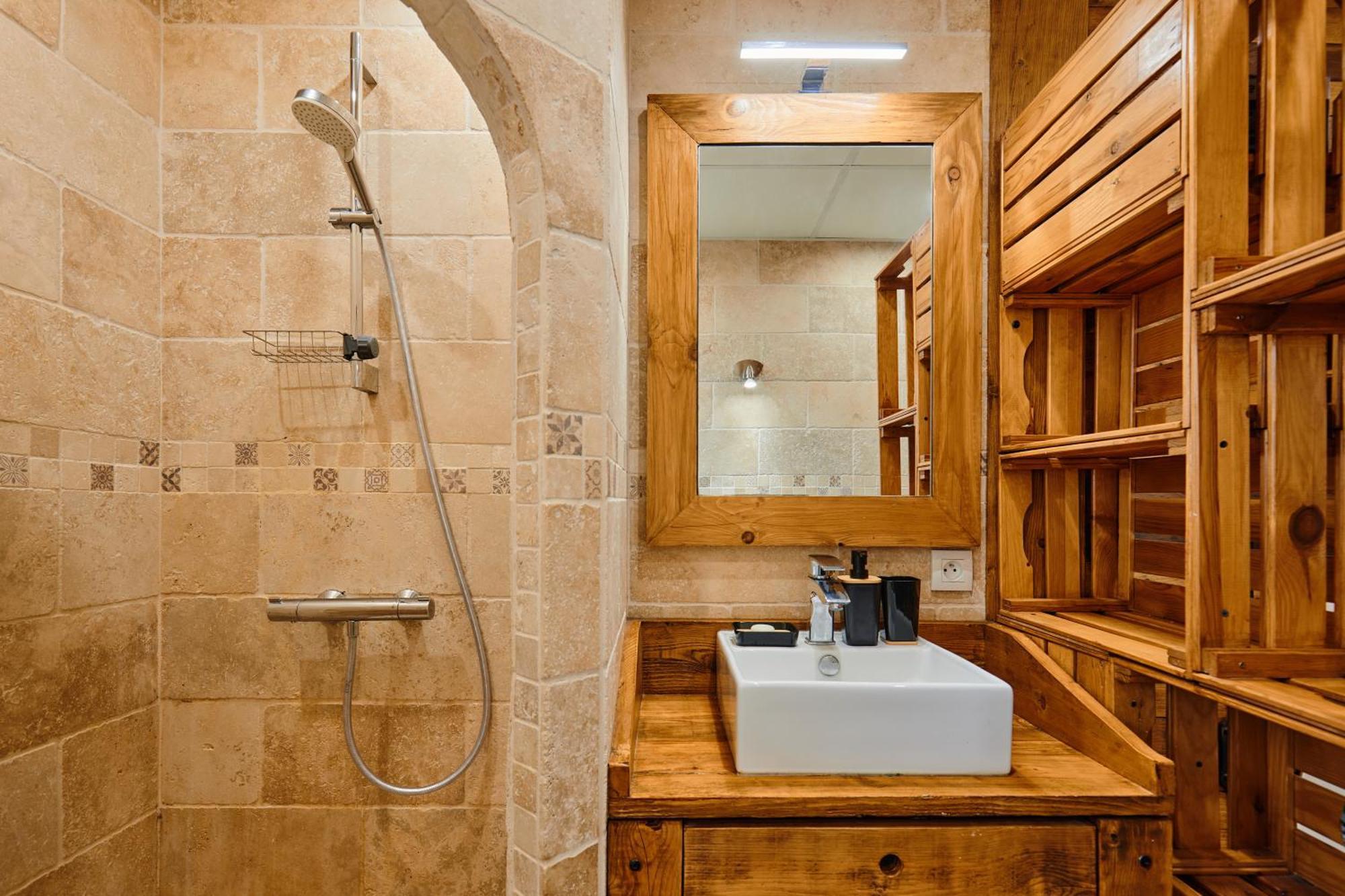 Les Hirondelles - 2 Chambres, 3 Lits, Climatisation Et Balcon Bourg-en-Bresse Extérieur photo
